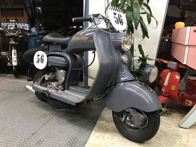 洋書 INNOCENTI   LAMBRETTA Innocenti Lambretta: The Definitive History: Amazon.co.uk